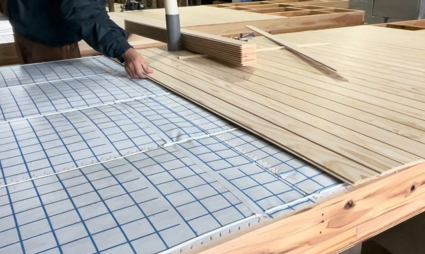 プレカット加工の様子